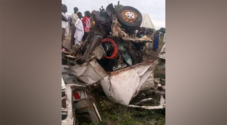 40 killed in a bus-truck collision in Nigeria